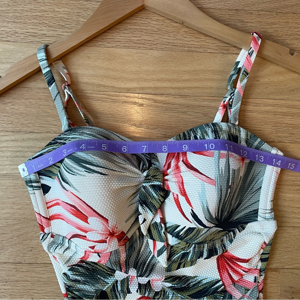 Kona Sol One Piece Swim Suit Size Medium in Excellent Condition - Picture 9 of 9